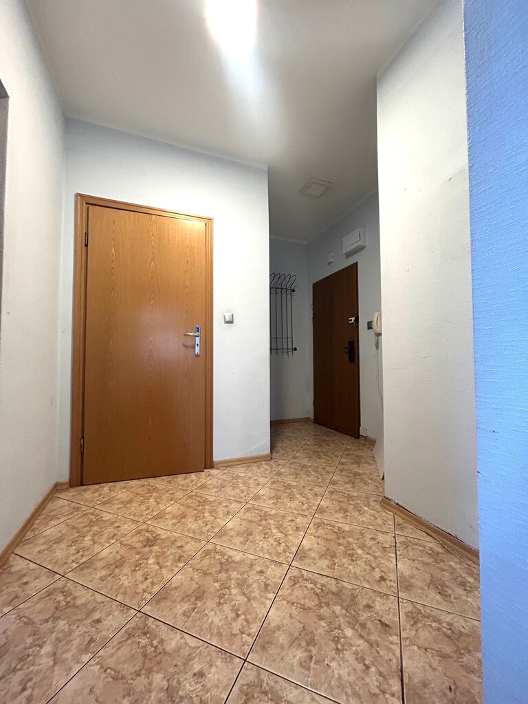 Lokal biurowy nadaje się też na mieszkanie (7)