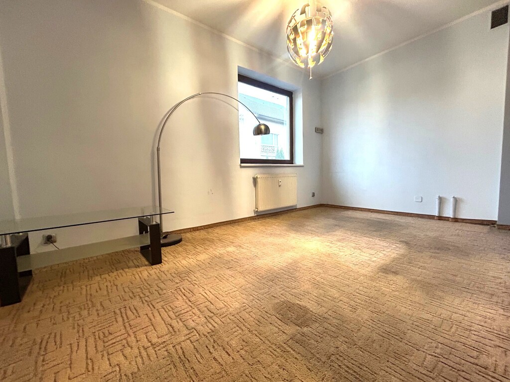 Lokal biurowy nadaje się też na mieszkanie (4)