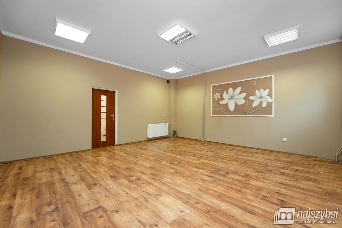 KOŁOBRZEG CENTRUM - LOKAL 66 M2 NA SPRZEDAŻ (1)