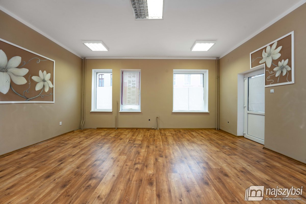 KOŁOBRZEG CENTRUM - LOKAL 66 M2 NA SPRZEDAŻ (4)