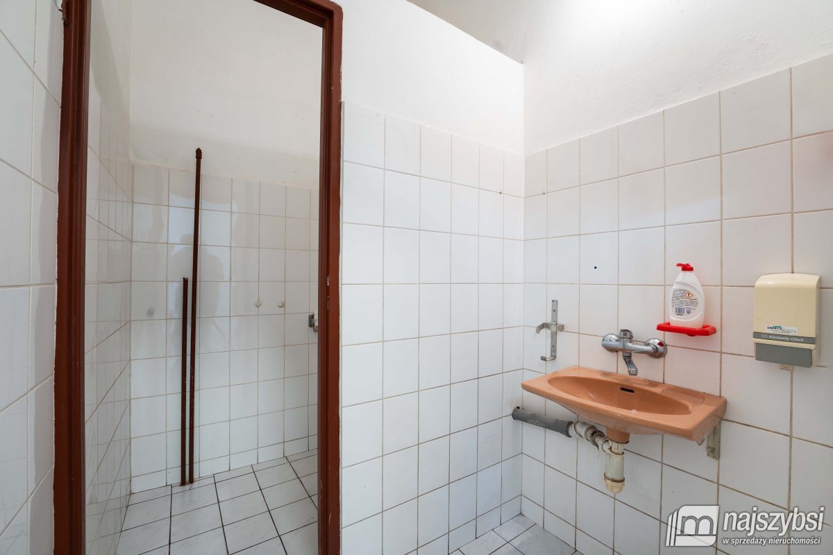 KOŁOBRZEG CENTRUM - LOKAL 66 M2 NA SPRZEDAŻ (8)
