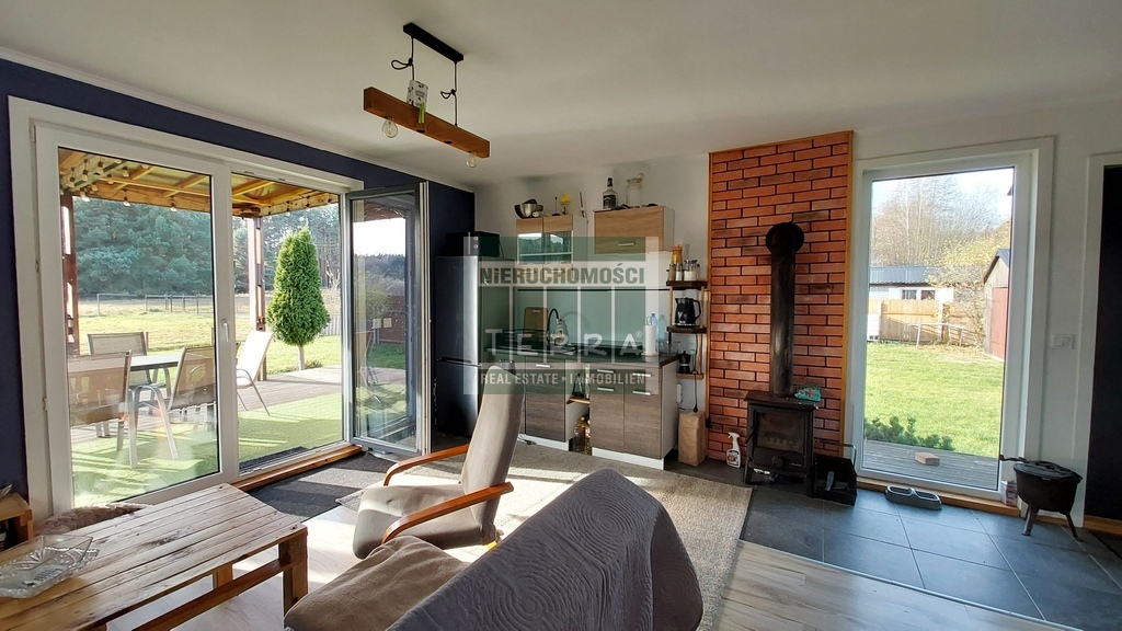 Działka z domkiem letniskowym w Bronkowie. (7)