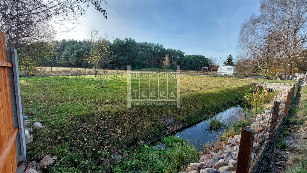 Działka z domkiem letniskowym w Bronkowie. (23)