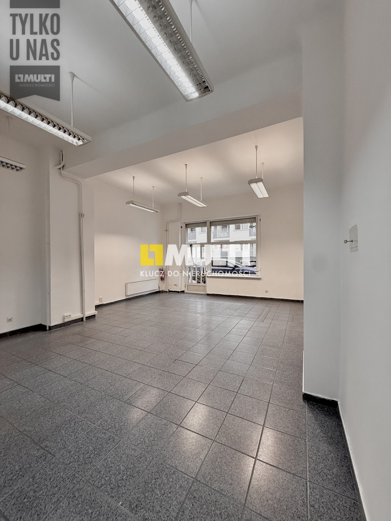 LOKAL NA SPRZEDAŻ ul. 5 Lipca DUŻE WITRYNY 59,5 m2 (1)