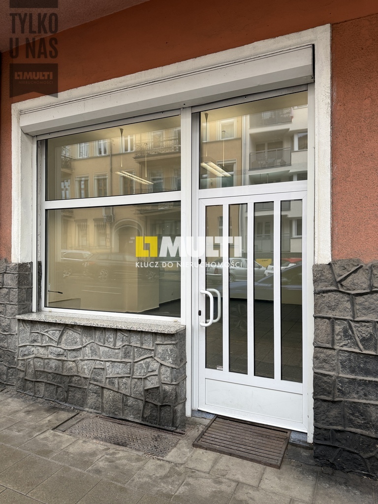 LOKAL NA SPRZEDAŻ ul. 5 Lipca DUŻE WITRYNY 59,5 m2 (3)