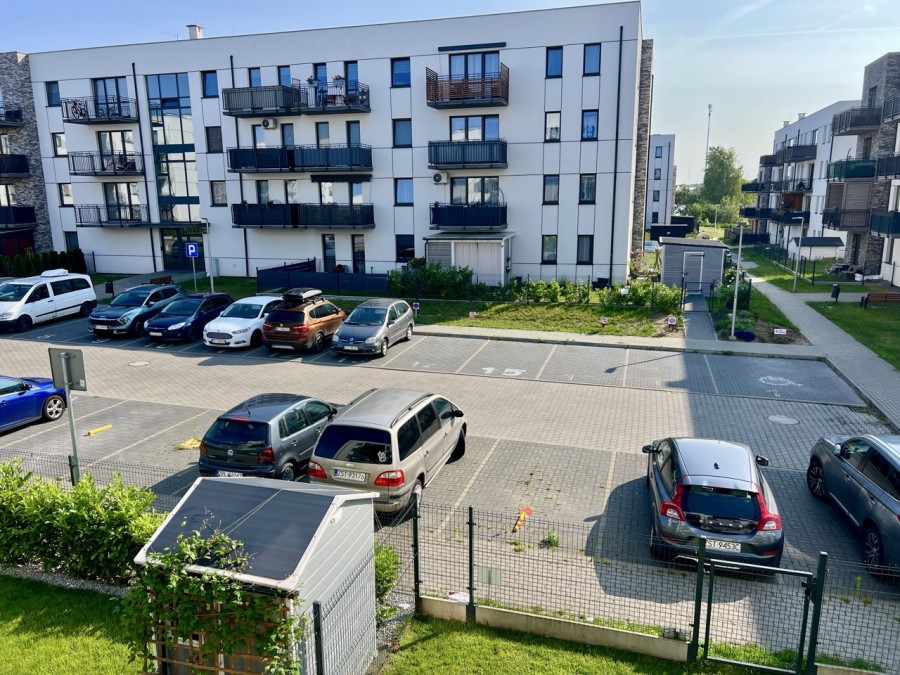 Nowy Apartament z Balkonem i Prywatnym Parkingiem (2)