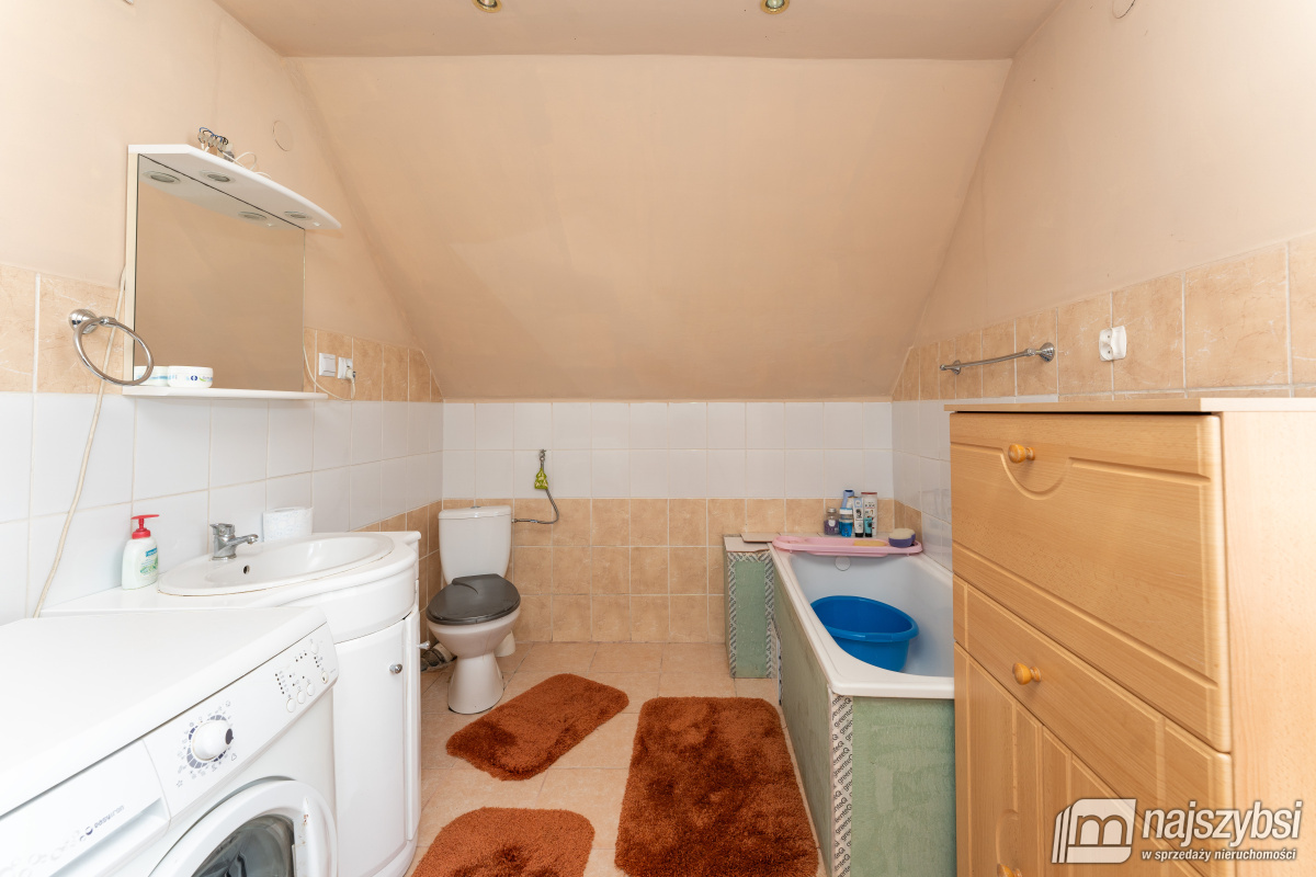 Dom w Ińsku  150 m do jeziora. Niższa cena !!! (21)