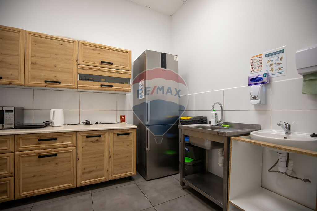 Obiekt usługowo-handlowy z parkingiem: Koszalin! (19)