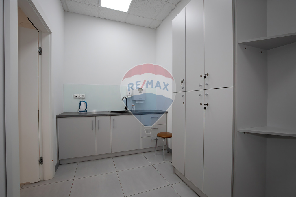 Obiekt usługowo-handlowy z parkingiem: Koszalin! (28)