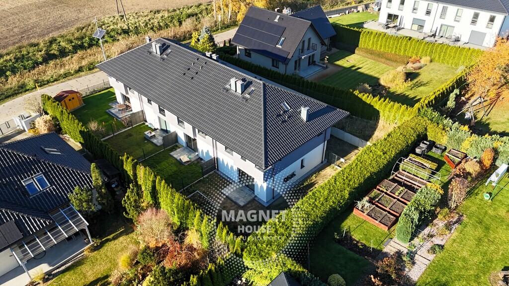 Dom w zabudowie bliźniaczej za miastem | Redlica (3)