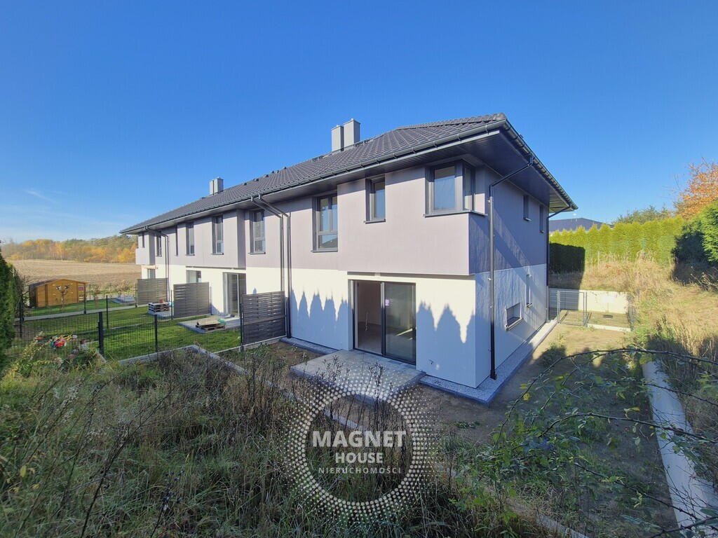 Dom w zabudowie bliźniaczej za miastem | Redlica (18)