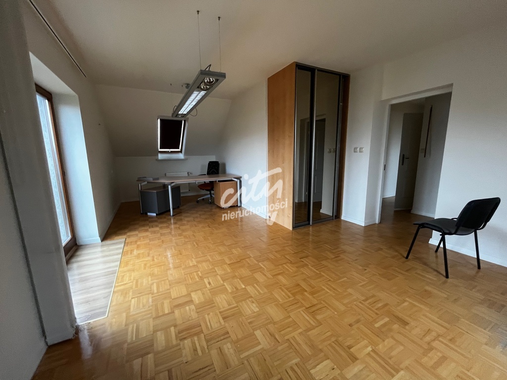 DOM NA DZIAŁALNOŚĆ NA BEZRZECZU (15)