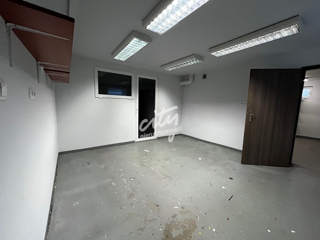 DOM NA DZIAŁALNOŚĆ NA BEZRZECZU (21)