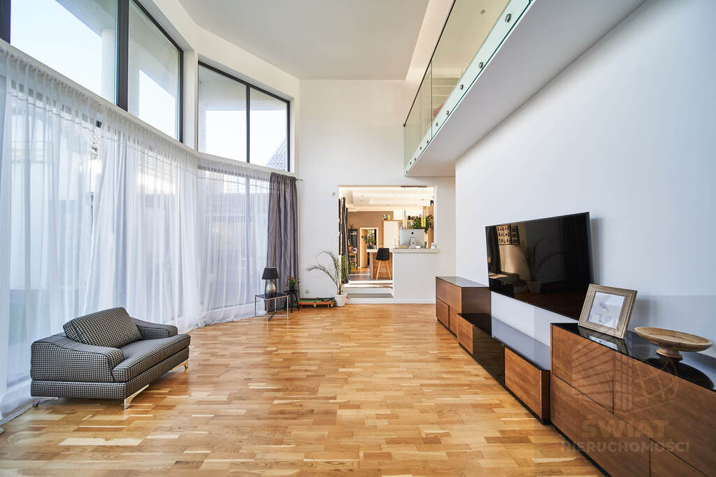 Dom dla rodziny szukającej komfortu i przestrzeni. (9)