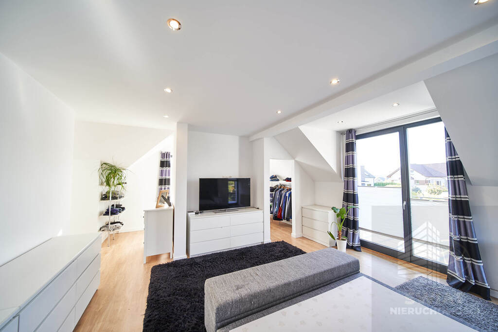 Dom dla rodziny szukającej komfortu i przestrzeni. (14)