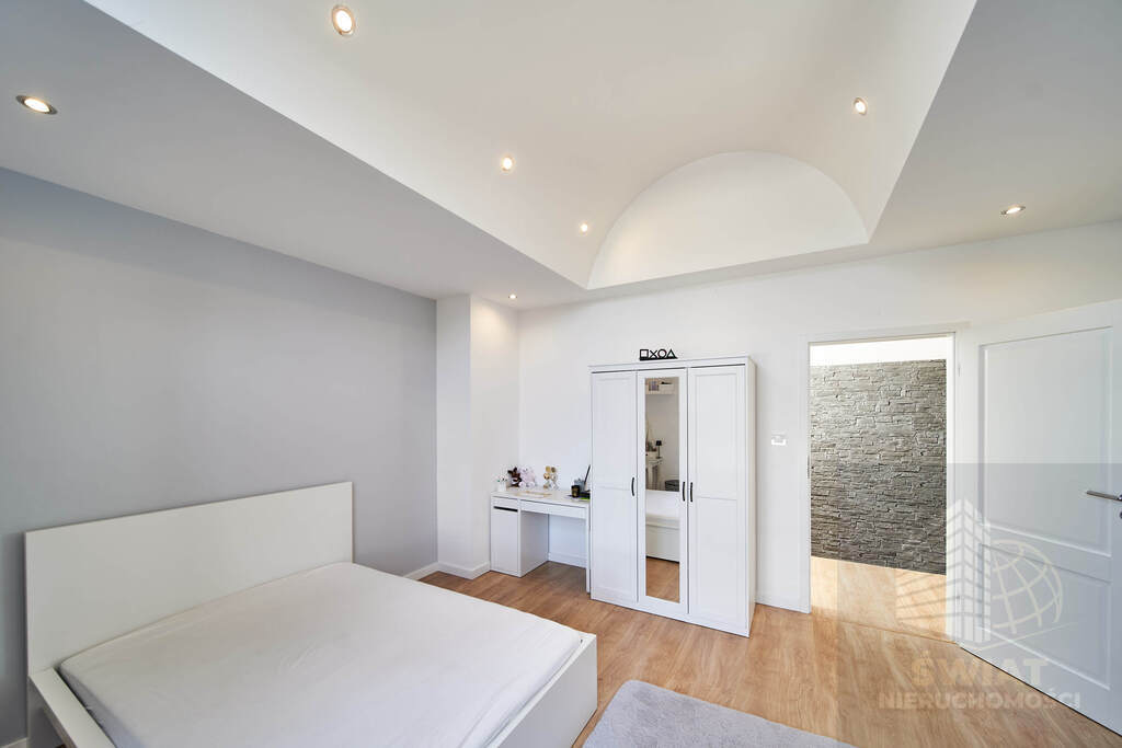 Dom dla rodziny szukającej komfortu i przestrzeni. (21)