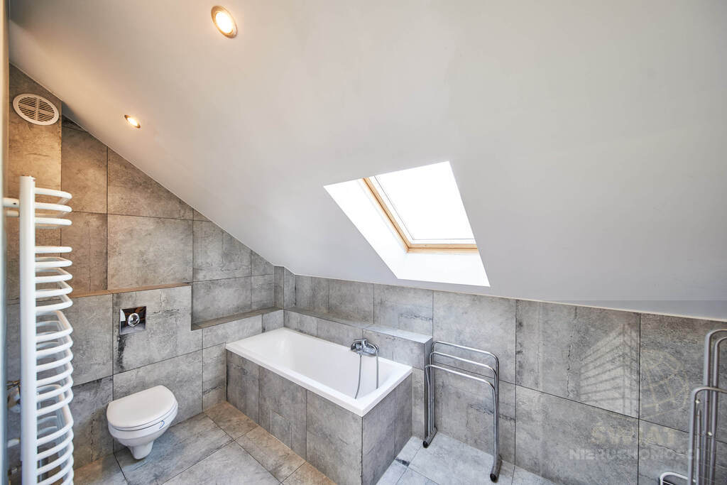 Dom dla rodziny szukającej komfortu i przestrzeni. (24)