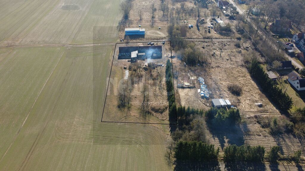 Duża działka rolna zabudowana budynkiem (5)