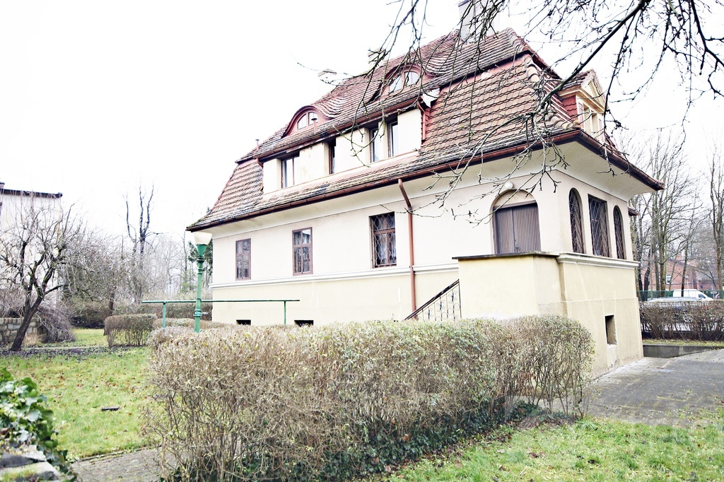 Willa poniemiecka w Darłowie 350 m2 (2)