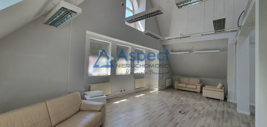 Tani, duży lokal biurowy na Starówce (4)