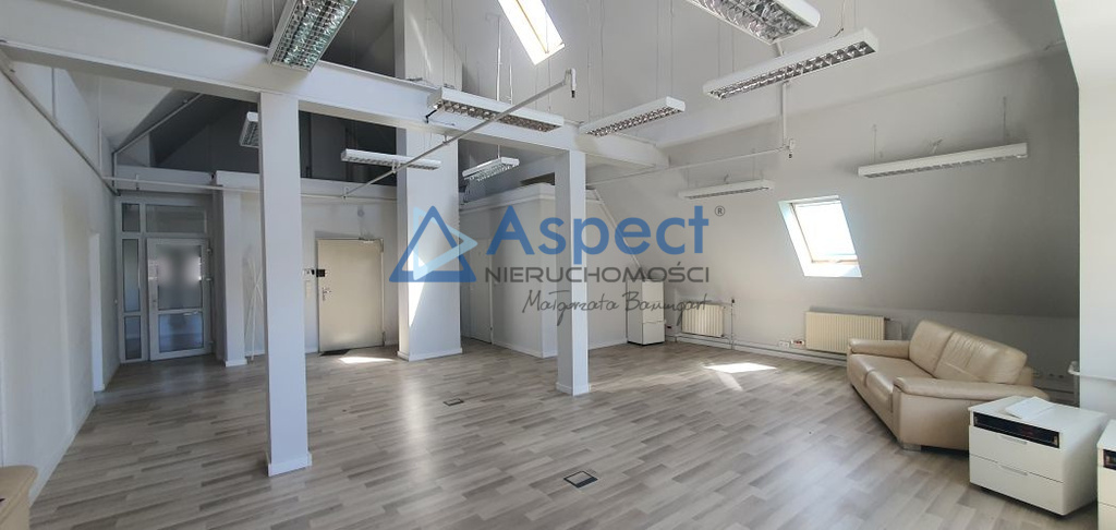 Tani, duży lokal biurowy na Starówce (1)