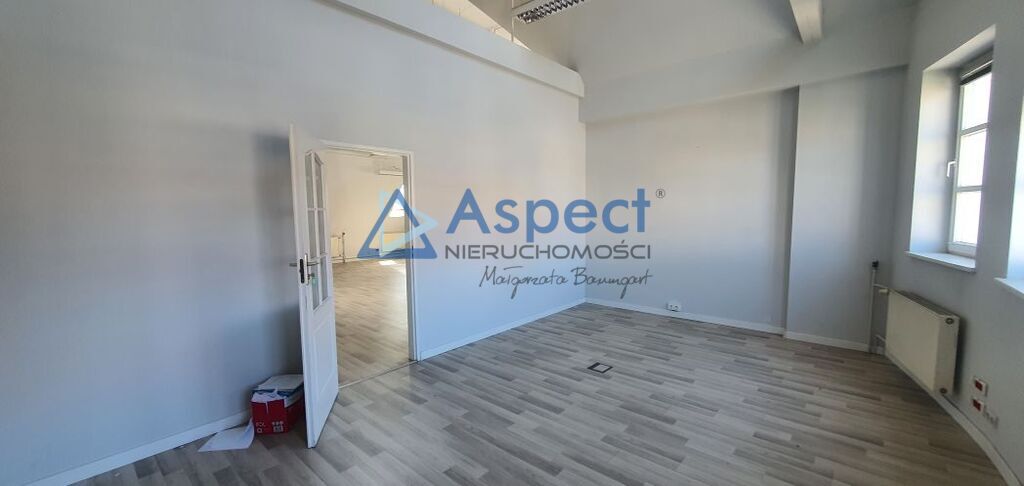 Tani, duży lokal biurowy na Starówce (8)