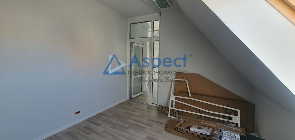 Tani, duży lokal biurowy na Starówce (10)