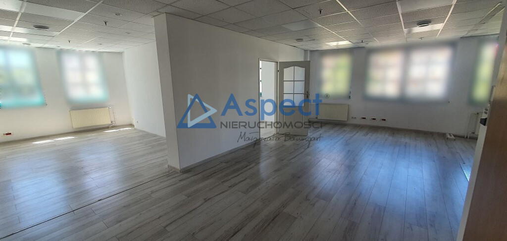 Tani, duży lokal biurowy na Starówce (1)