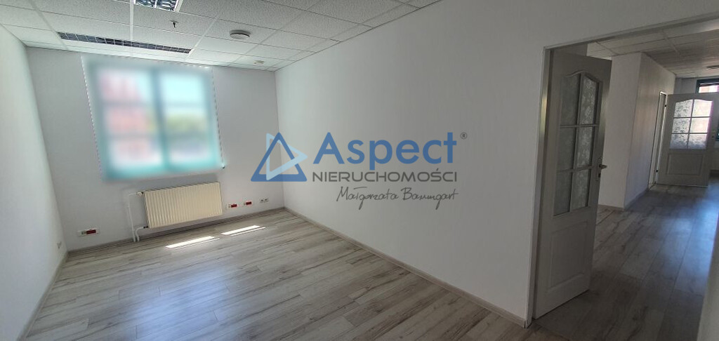Tani, duży lokal biurowy na Starówce (9)