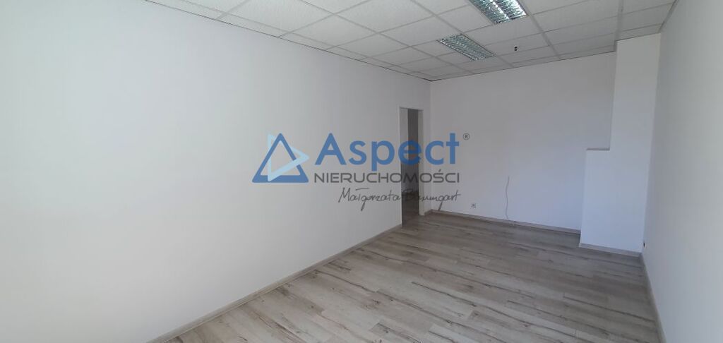 Tani, duży lokal biurowy na Starówce (10)
