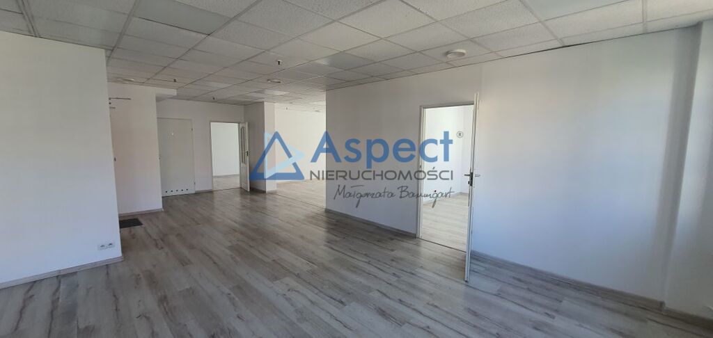 Tani, duży lokal biurowy na Starówce (3)