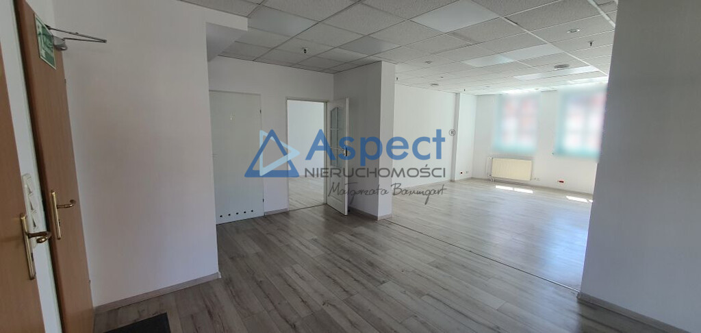 Tani, duży lokal biurowy na Starówce (2)