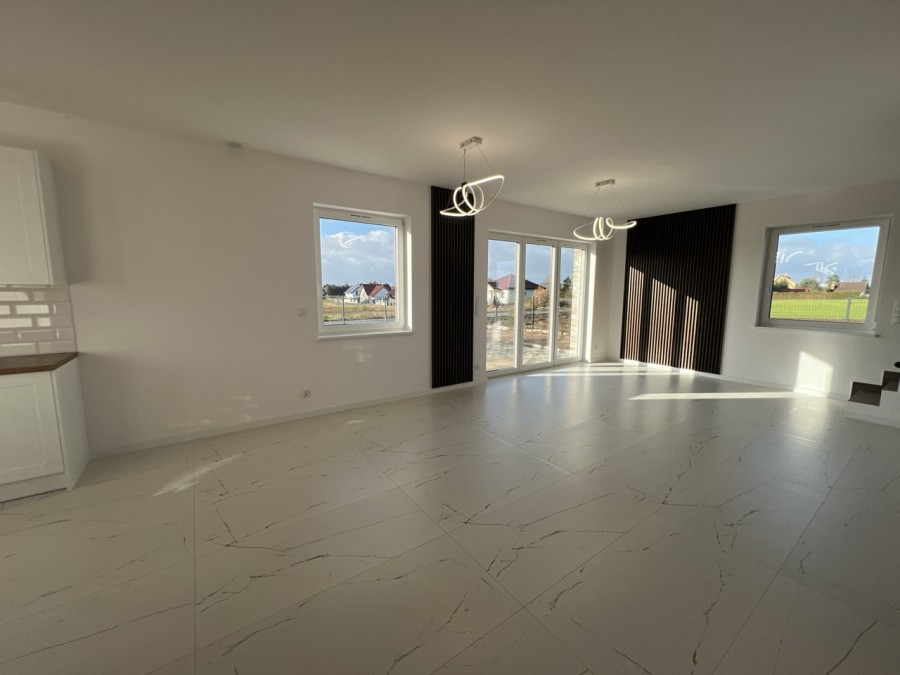 Piękny Wyjątkowy Nowy Dom W Grzędzicach (3)