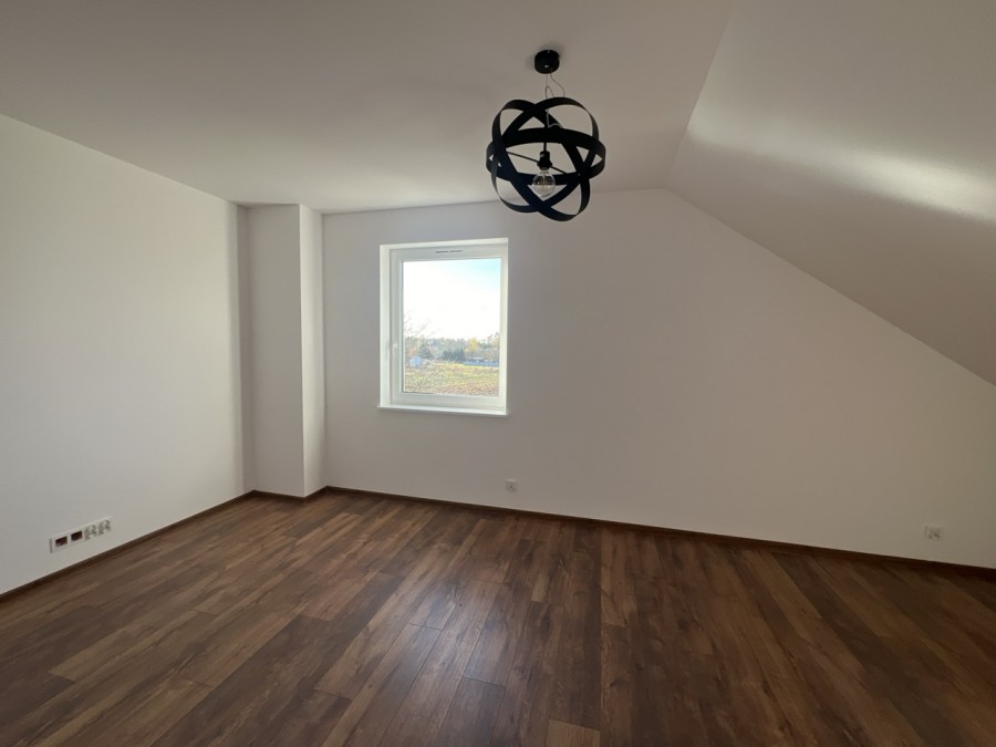 Piękny Wyjątkowy Nowy Dom W Grzędzicach (8)