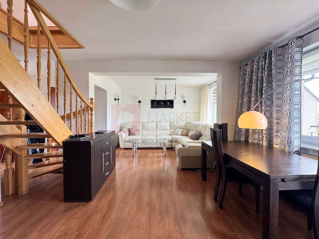 Piękne mieszkanie 4 pok., 2 poziomowe w Stepnicy (3)