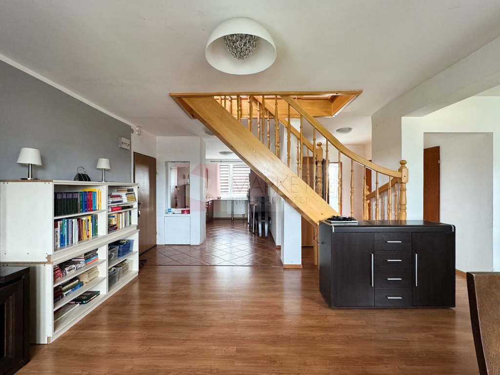 Piękne mieszkanie 4 pok., 2 poziomowe w Stepnicy (4)