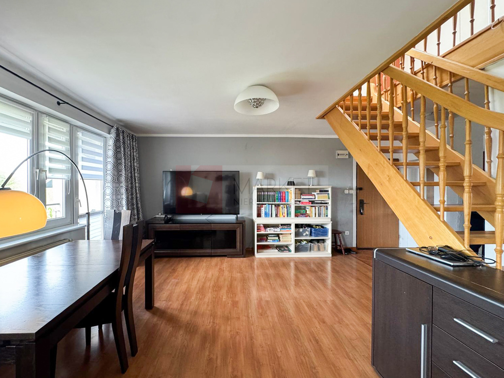 Piękne mieszkanie 4 pok., 2 poziomowe w Stepnicy (5)