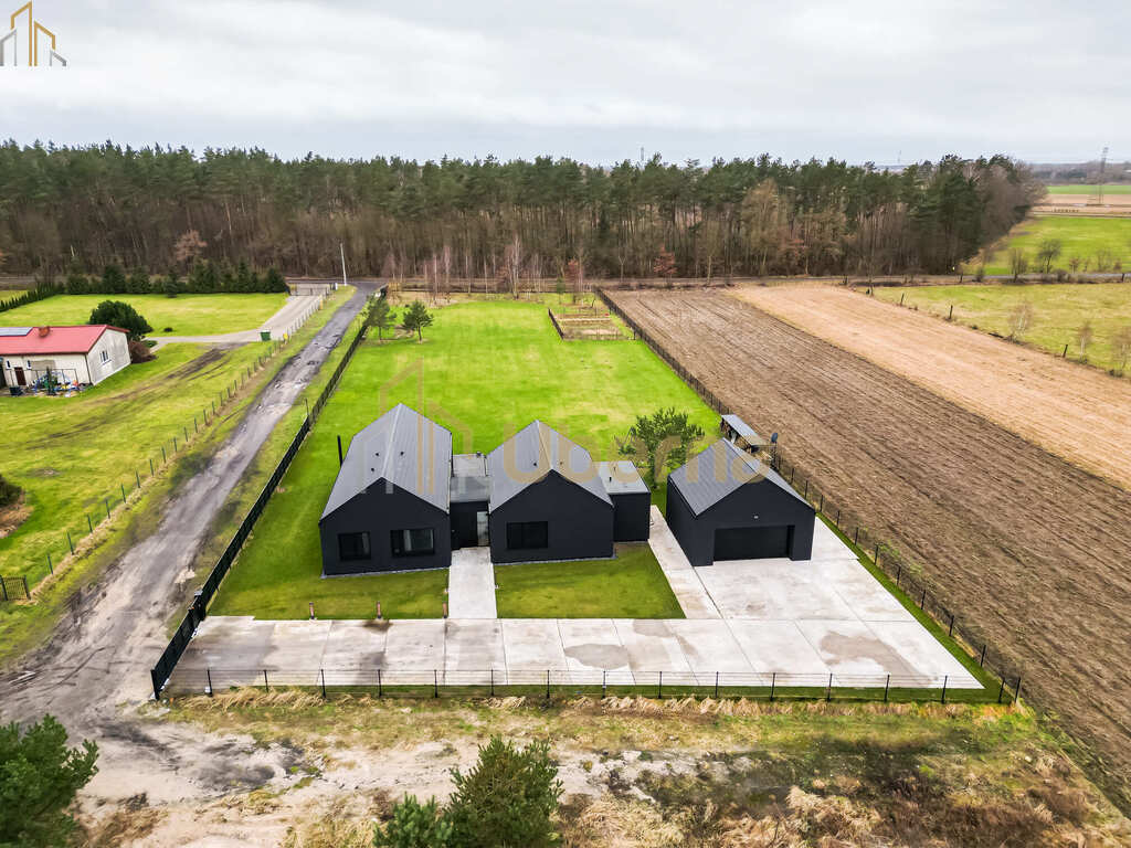 Unikatowy dom łączący ekologię i świetny styl (18)