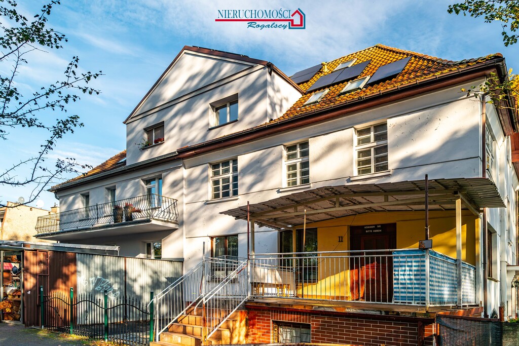 Część domu z garażem i ogródkiem (6)