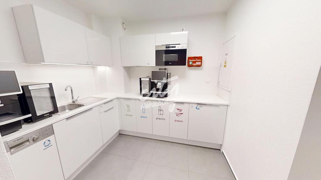 Lokal w biurowcu- 196,74 m2 -  wynajem w Centrum (3)