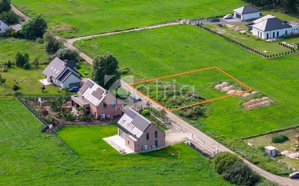 Działka z warunkami zabudowy o powierzchni 1051 m2 (2)
