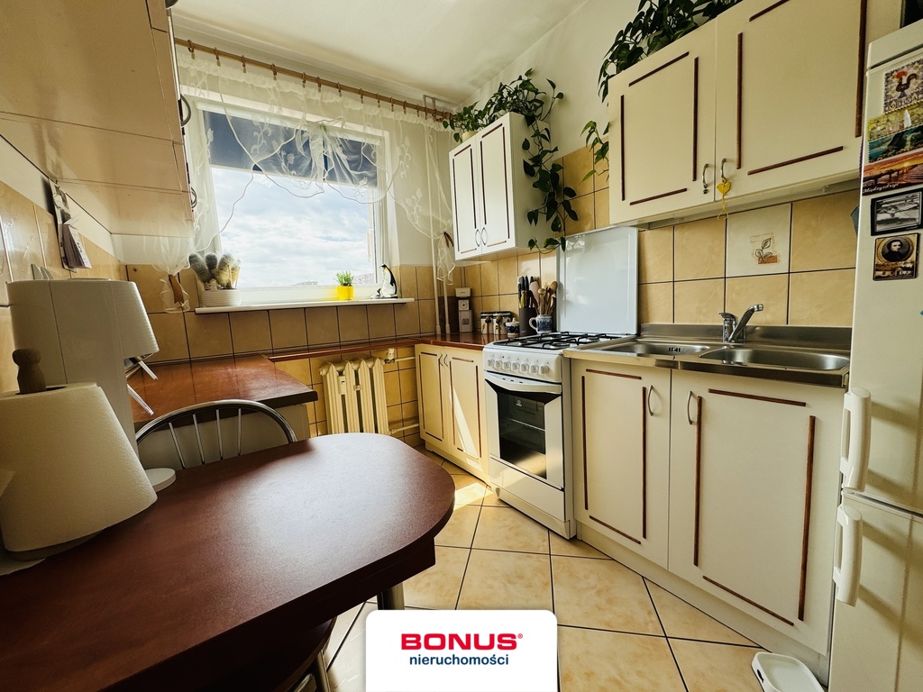 Ładne i komfortowe 2 pokoje na Os.Majowym (8)