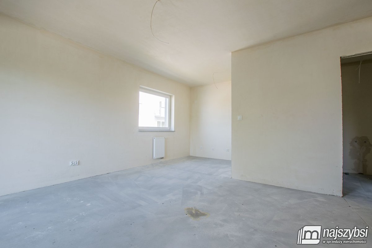 Goleniów - mieszkanie 2-pokojowe stan dewe.  (2)