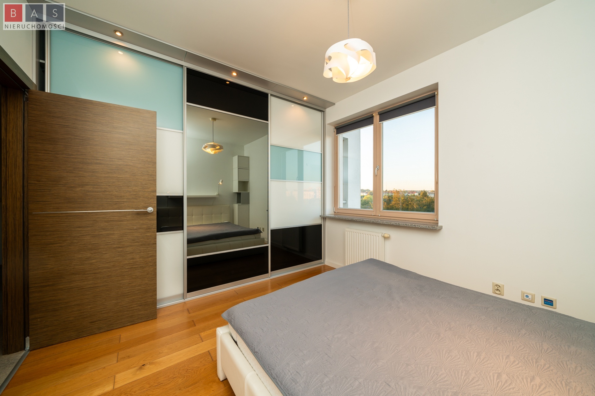 Mieszkanie z garażem i komórką lokatorską w cenie (4)