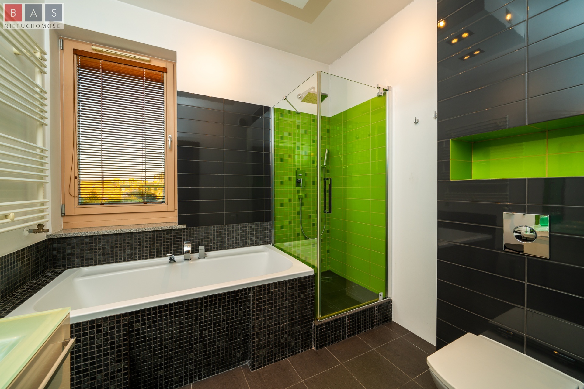 Mieszkanie z garażem i komórką lokatorską w cenie (5)