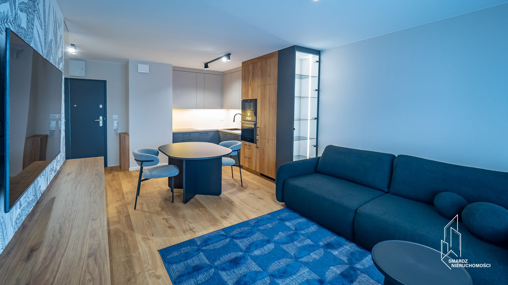 Gotowe do zamieszkania, w pełni umeblowane 2 pokojowe mieszkanie. (40)