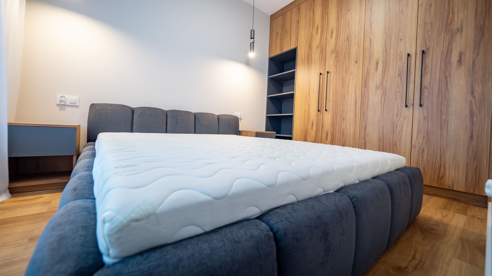 Gotowe do zamieszkania, w pełni umeblowane 2 pokojowe mieszkanie. (60)