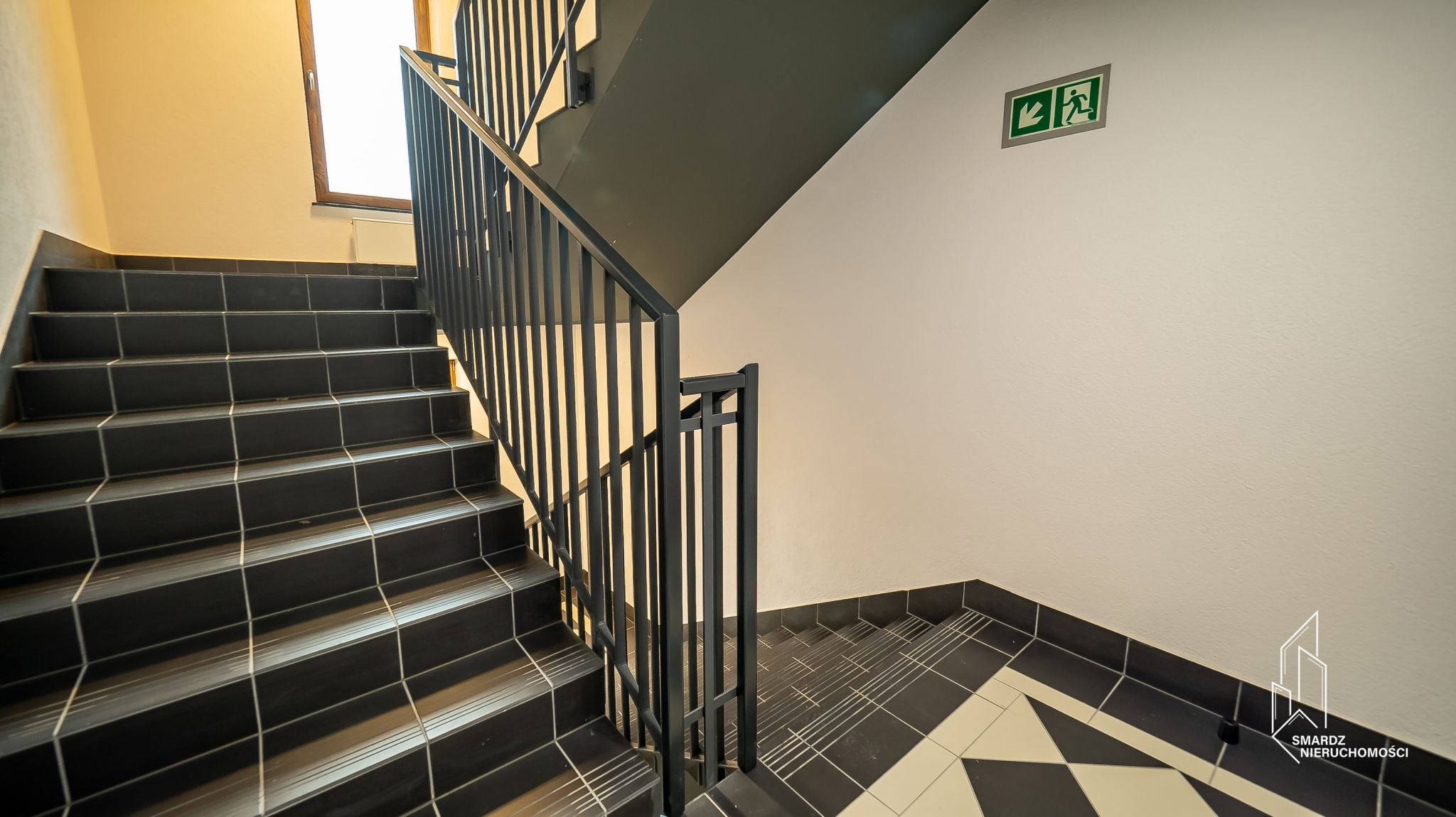 Gotowe do zamieszkania, w pełni umeblowane 2 pokojowe mieszkanie. (170)