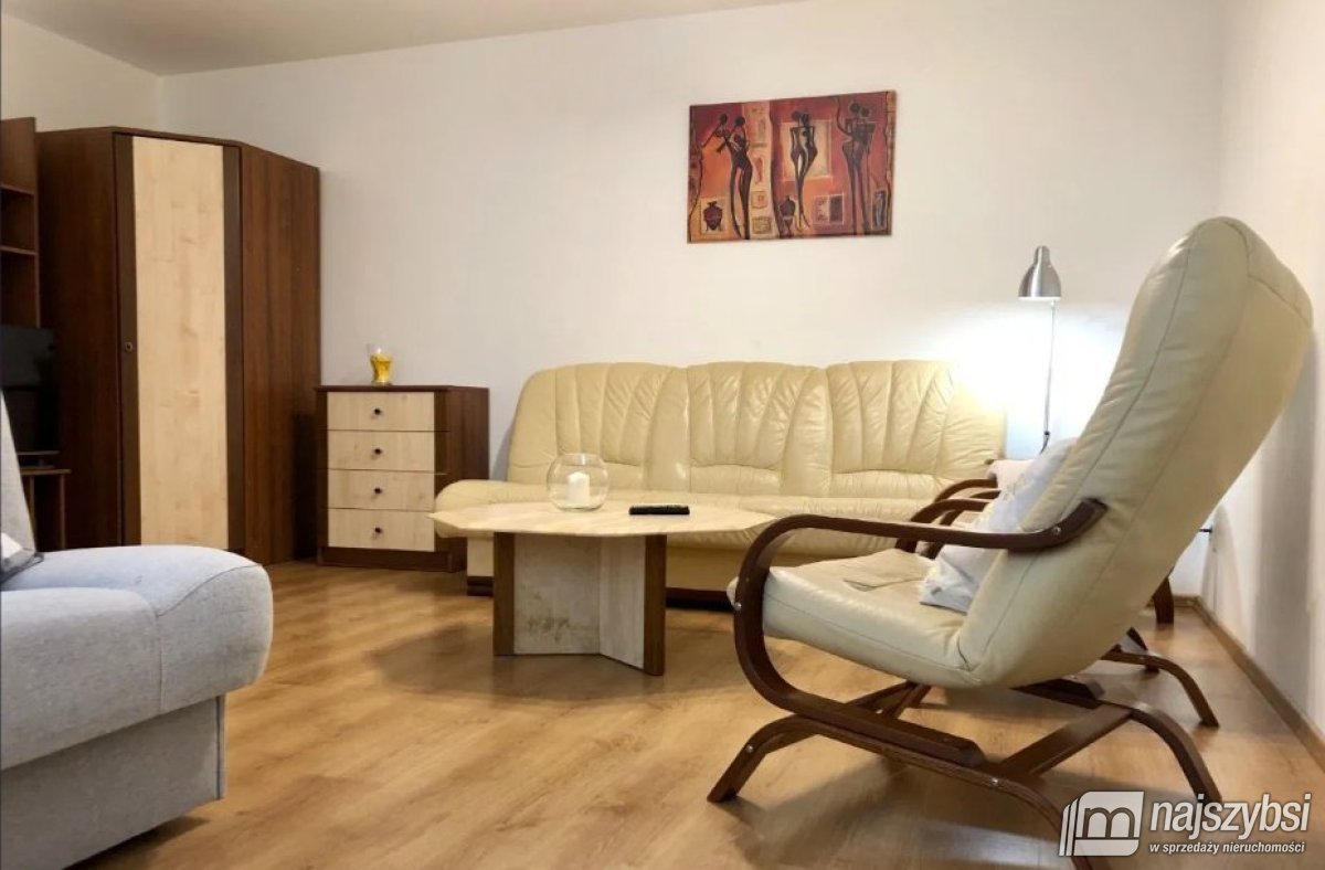 KOŁOBRZEG-3 POKOJOWY APARTAMENT Z TARASEM W PORCIE (3)
