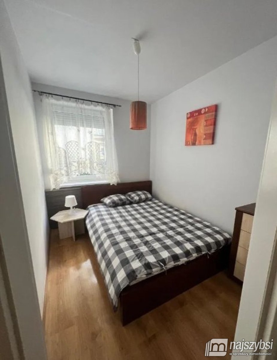 KOŁOBRZEG-3 POKOJOWY APARTAMENT Z TARASEM W PORCIE (6)